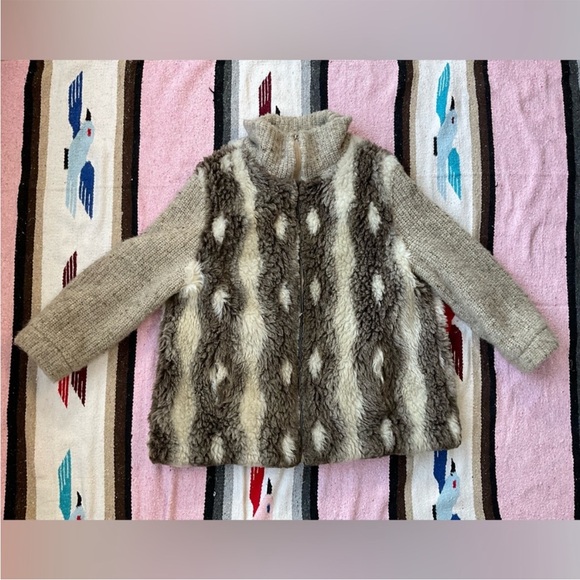 Stunning coat ❤️🍁 - Picture 3 of 11